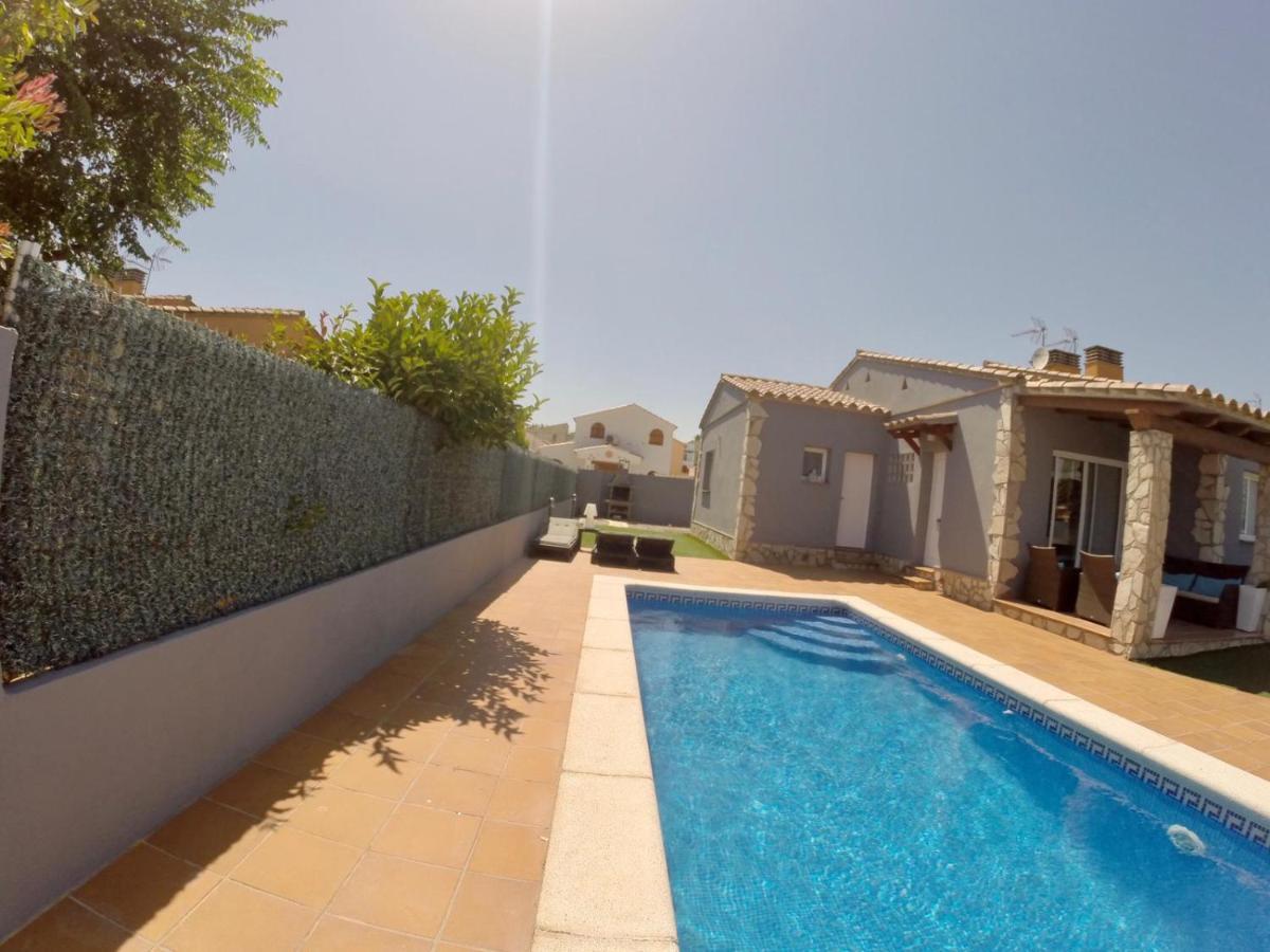 Willa Casa En L Escala Con Piscina Y Wifi Free L' Escala Zewnętrze zdjęcie